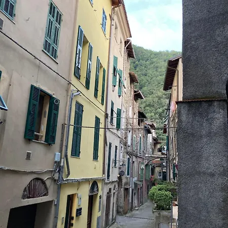 Casa Gaia, La Casa Sui Tetti Isolabona